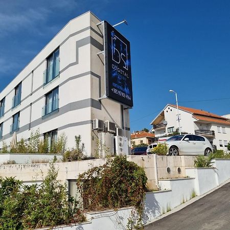 Hotel Jona Podstrana Bagian luar foto