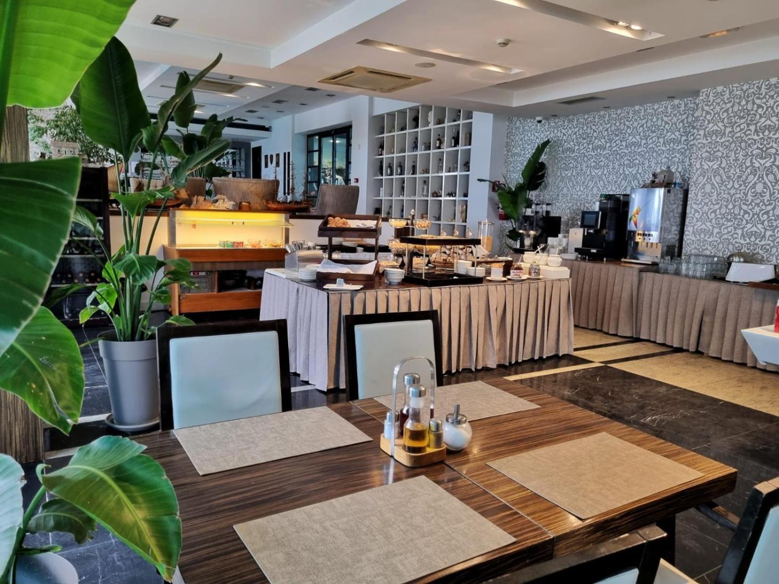 Hotel Jona Podstrana Bagian luar foto
