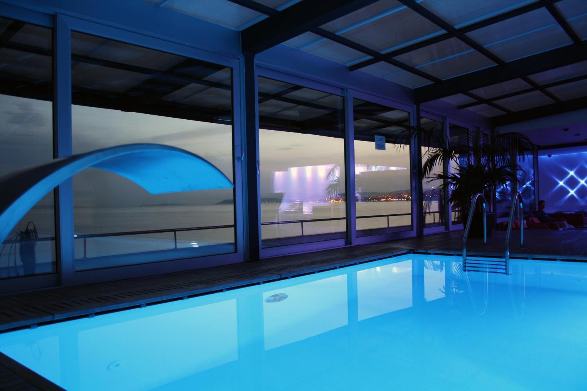 Hotel Jona Podstrana Bagian luar foto