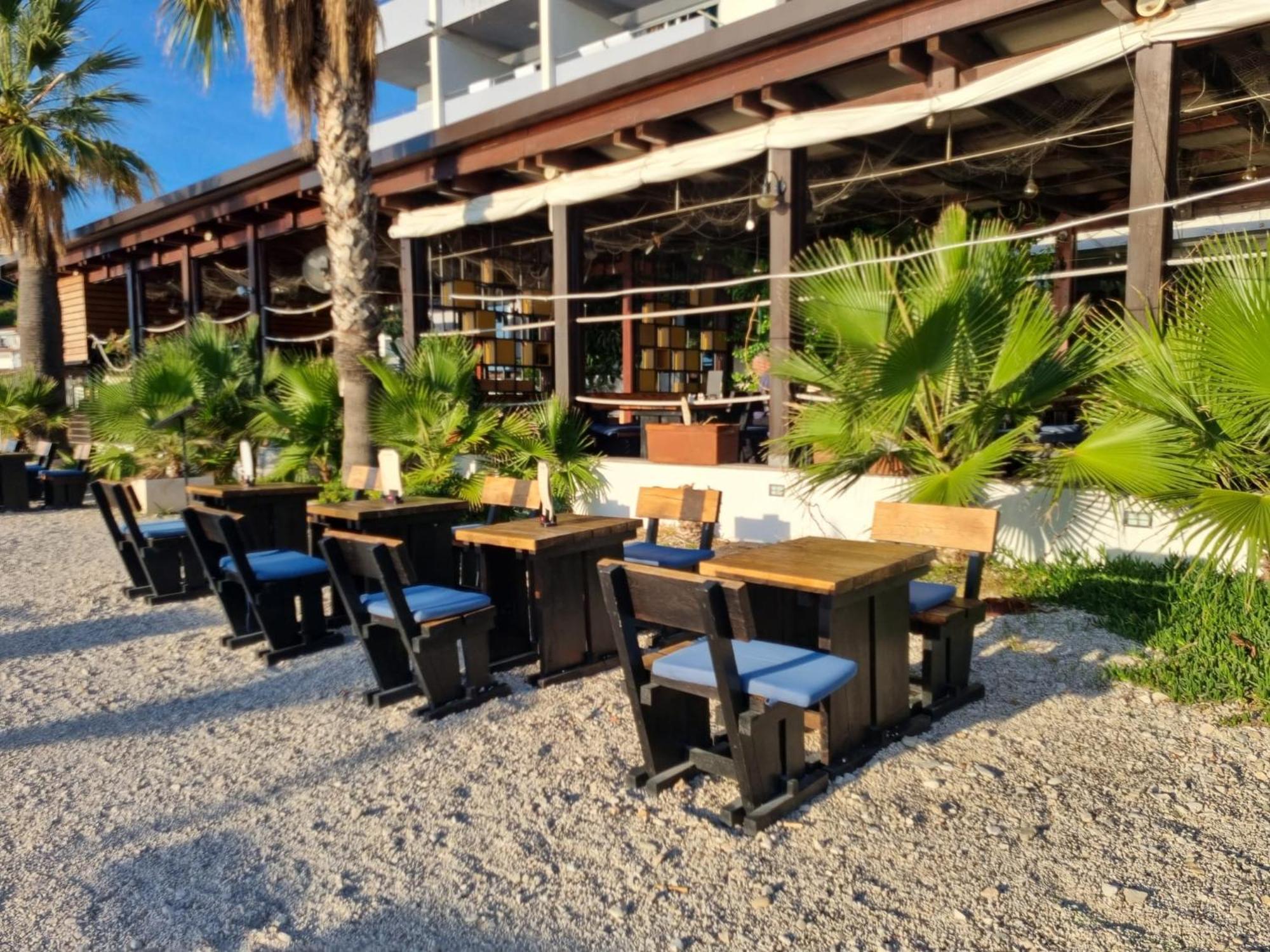 Hotel Jona Podstrana Bagian luar foto