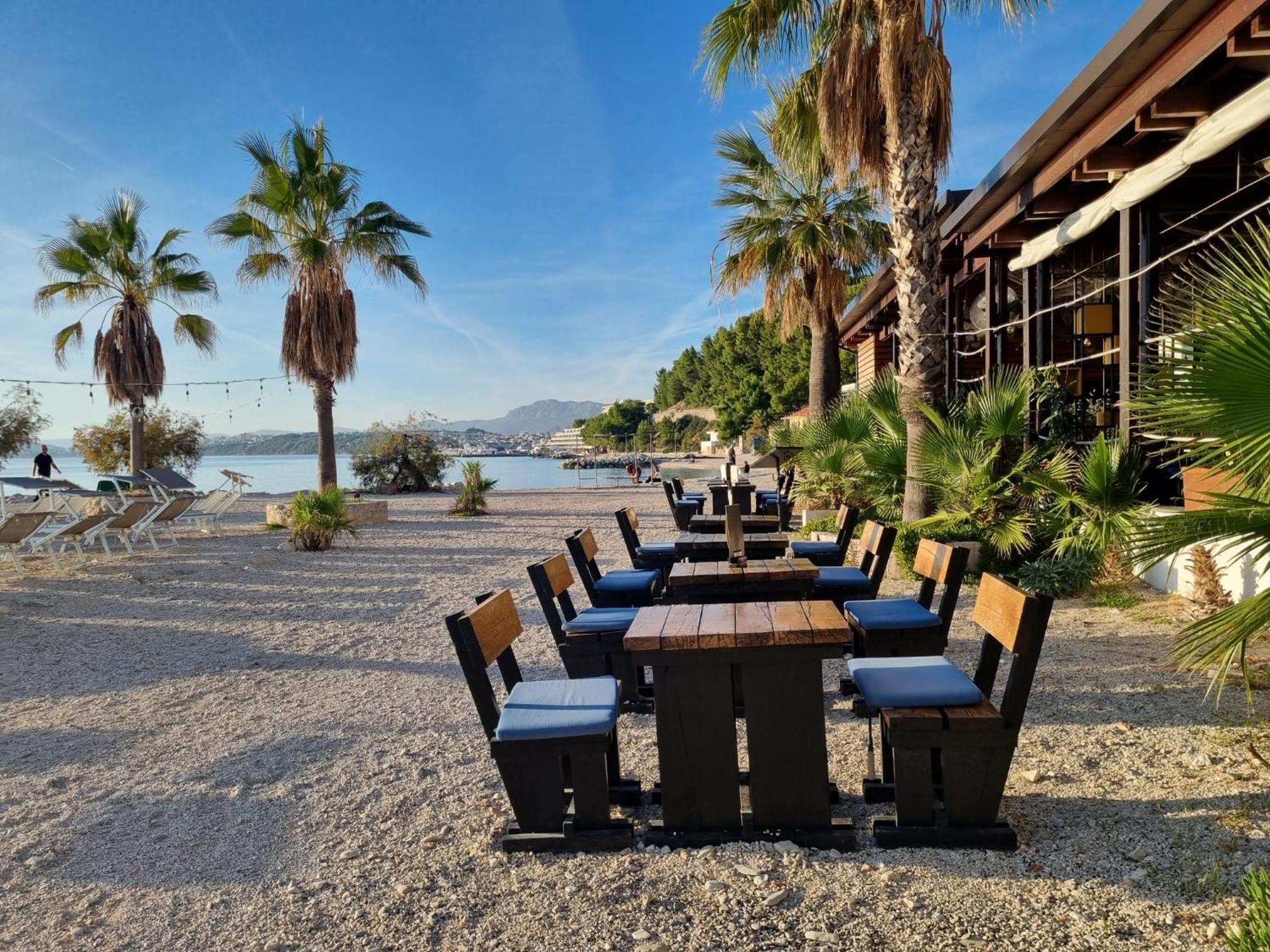 Hotel Jona Podstrana Bagian luar foto