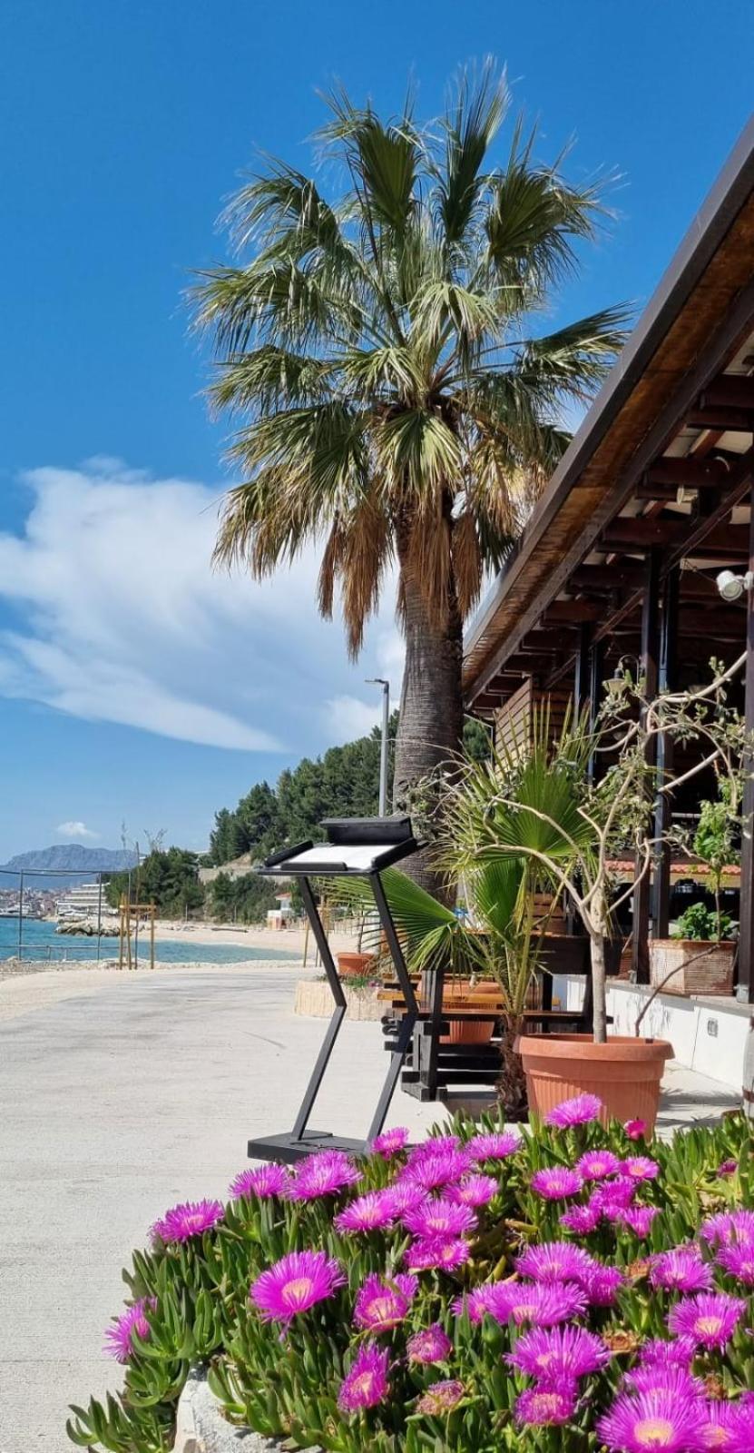Hotel Jona Podstrana Bagian luar foto