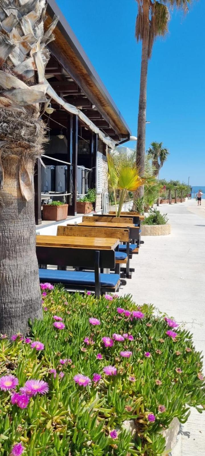 Hotel Jona Podstrana Bagian luar foto