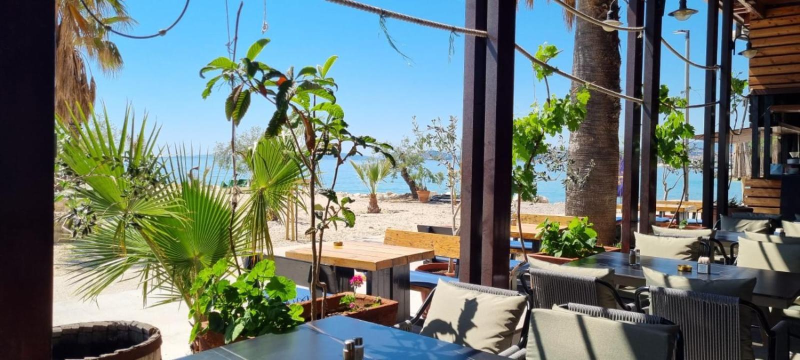 Hotel Jona Podstrana Bagian luar foto