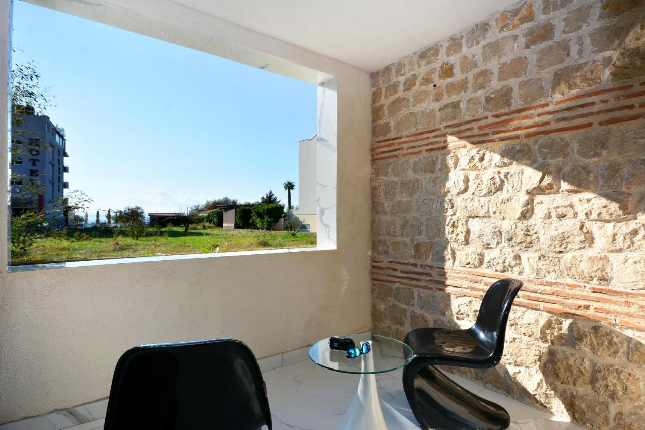 Hotel Jona Podstrana Bagian luar foto