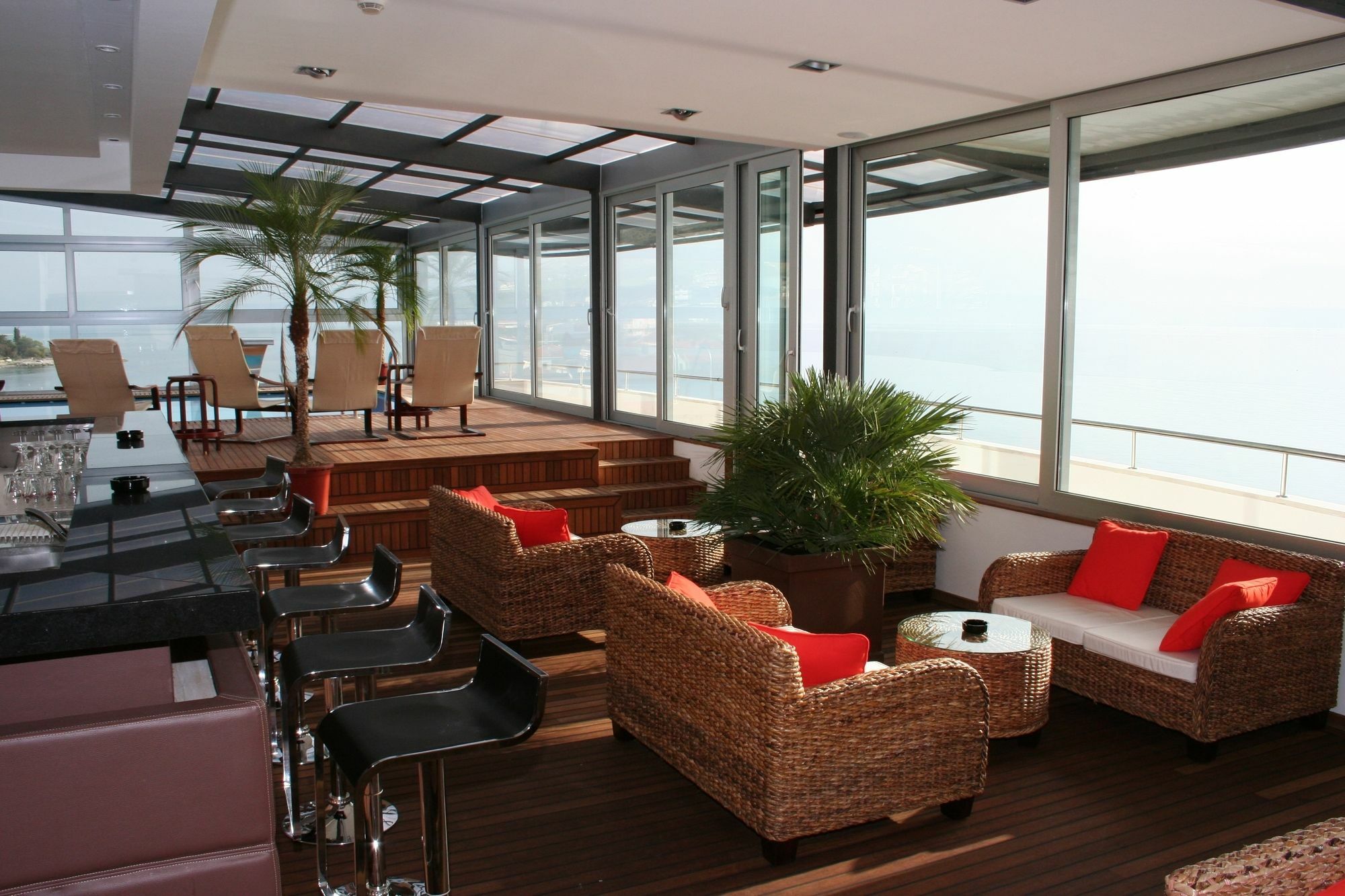Hotel Jona Podstrana Bagian luar foto